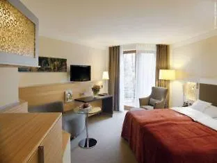 Dorint Thermenhotel מלון 4*