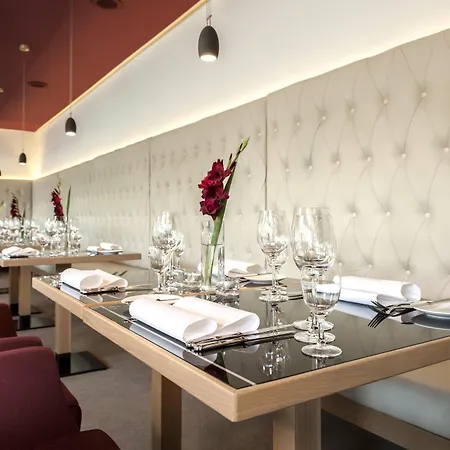 Dorint Thermenhotel 弗赖堡